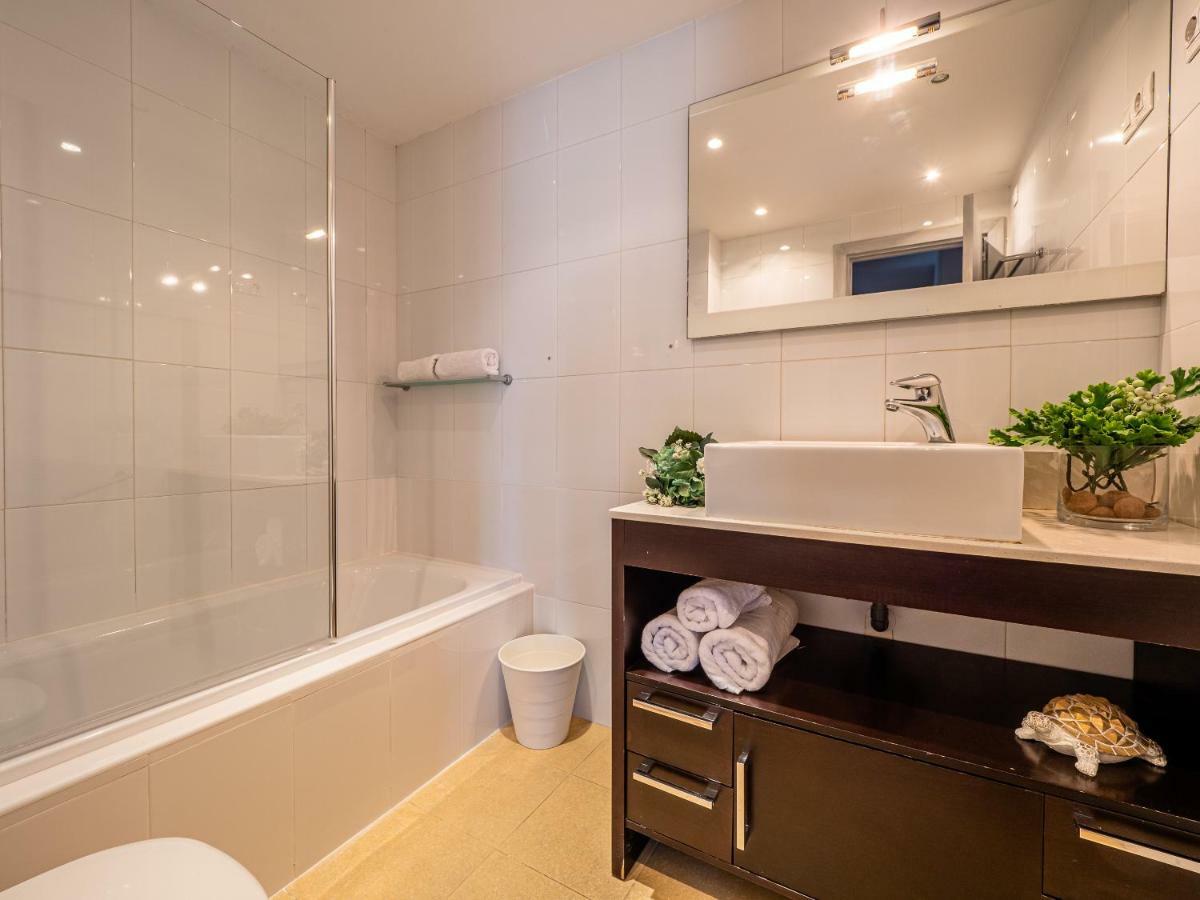 Malagueta Sunny Deluxe Apartment มาลากา ภายนอก รูปภาพ