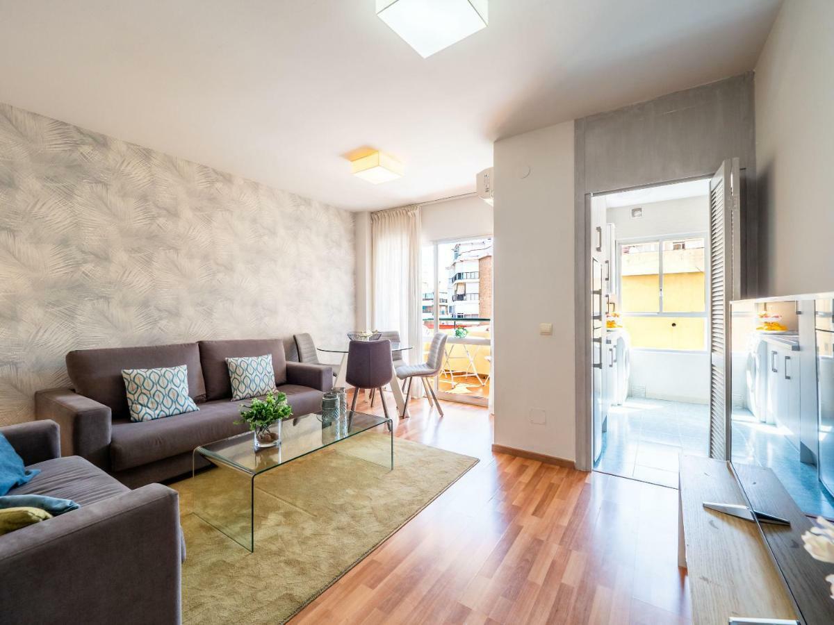 Malagueta Sunny Deluxe Apartment มาลากา ภายนอก รูปภาพ